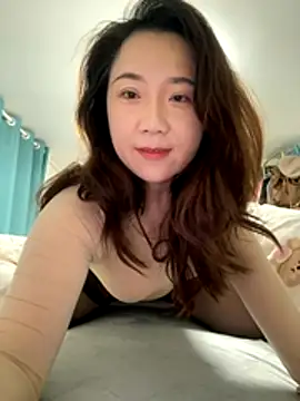 Momo-9988 online show from December 2025 05:00:01 PM