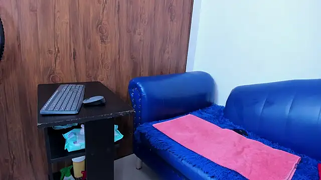 HotNana4U online show from April 2026 01:34:02 PM