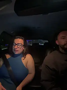 Snapshot of liz_and_thiago chatting on December 2025 12:44:01 AM liz and thiago online show from December 2025 12:44:01 AM