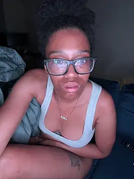 Snapshot of YeahhhitsBreezy chatting on September 2025 04:40:01 AM YeahhhitsBreezy online show from September 2025 04:40:01 AM