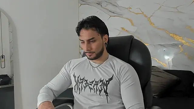 Miike Stone1 online show from January 2026 01:26:01 PM