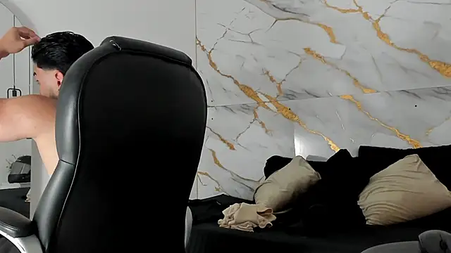 Miike Stone1 online show from November 2025 01:04:01 PM