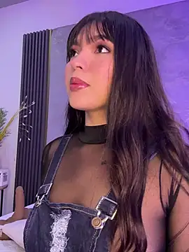 Samantha Hans online show from February 2026 08:37:02 PM