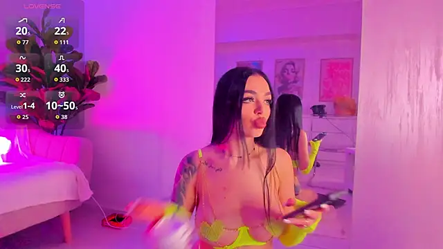 TiaBelle online show from November 2025 06:23:01 PM