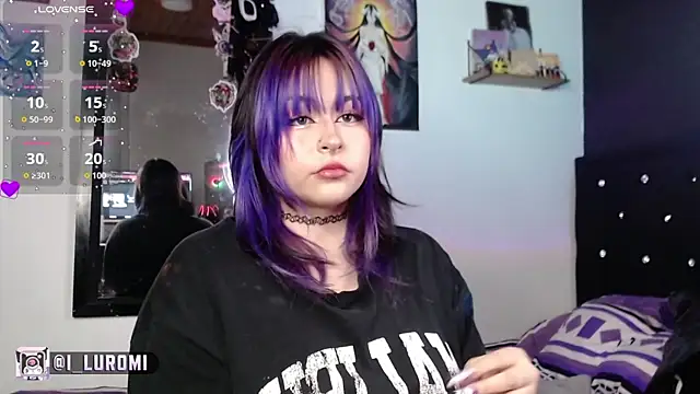 Iluromi online show from April 2026 02:32:02 PM