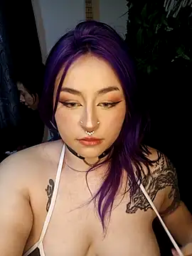 Iluromi online show from November 2025 03:34:01 PM