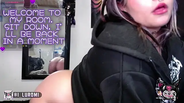 Iluromi online show from April 2026 02:44:02 PM