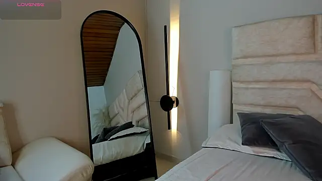 Snapshot of cherry_bunnyx chatting on February 2026 03:53:02 AM cherry bunnyx online show from February 2026 03:53:02 AM