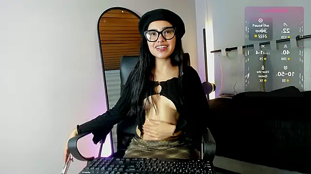 Snapshot of cherry_bunnyx chatting on November 2025 04:05:01 AM cherry bunnyx online show from November 2025 04:05:01 AM