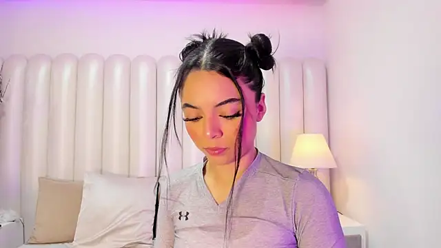 AriaBelles online show from November 2025 12:20:01 PM