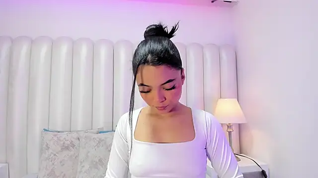 AriaBelles online show from November 2025 10:29:01 AM