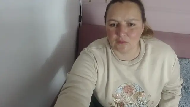 Snapshot of SweetRouse__ chatting on September 2025 02:13:02 PM SweetRouse online show from September 2025 02:13:02 PM