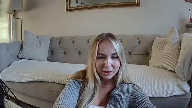 Snapshot of BarbieDolly_x chatting on October 2025 04:41:02 PM BarbieDolly x online show from October 2025 04:41:02 PM