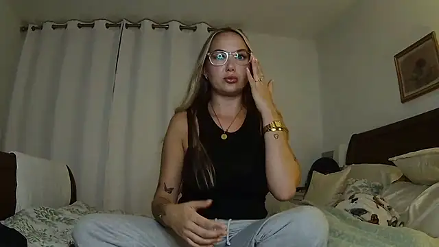 Snapshot of BarbieDolly_x chatting on September 2025 06:59:01 PM BarbieDolly x online show from September 2025 06:59:01 PM