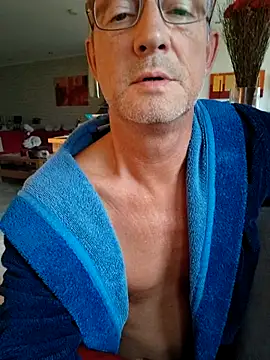 TommyTom76 online show from October 2025 06:26:02 AM