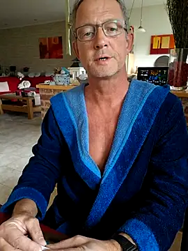 TommyTom76 online show from October 2025 11:34:02 AM