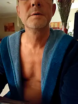 TommyTom76 online show from October 2025 07:59:01 PM