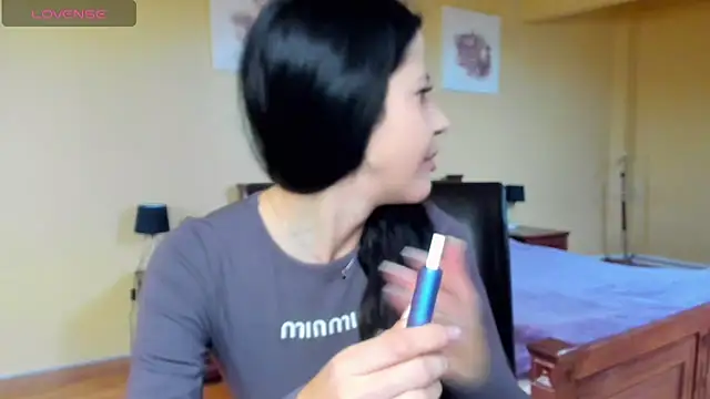 Malibu J online show from November 2025 08:40:01 AM