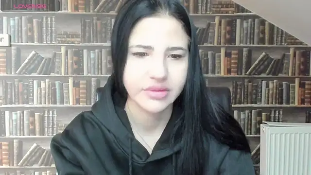 Malibu J online show from November 2025 08:40:01 AM