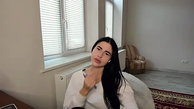 Malibu J online show from November 2025 10:59:01 AM