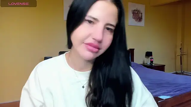 Malibu J online show from November 2025 12:06:01 PM