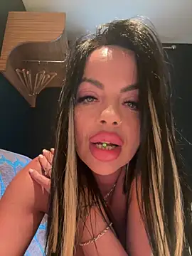 Snapshot of CarmenMB chatting on September 2025 04:36:02 PM CarmenMB online show from September 2025 04:36:02 PM