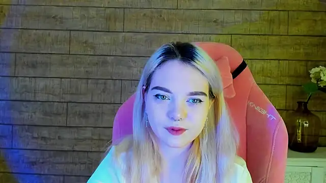 AnnaDelon online show from October 2025 05:06:01 AM