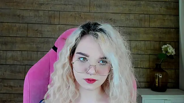 AnnaDelon online show from October 2025 04:05:02 AM