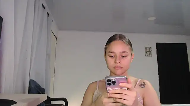 LittleCheerry69 online show from March 2026 07:32:01 PM