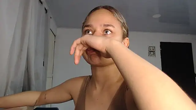 LittleCheerry69 online show from February 2026 04:09:02 PM