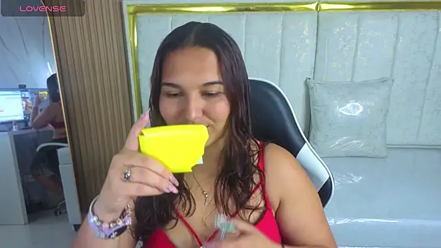 Saraah Tx online show from November 2025 02:59:01 AM