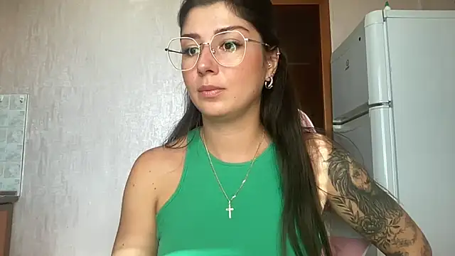 Snapshot of RossyStrawberryV chatting on September 2025 11:50:02 AM RossyStrawberryV online show from September 2025 11:50:02 AM