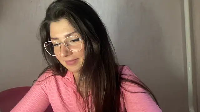 Snapshot of RossyStrawberryV chatting on October 2025 02:39:01 PM RossyStrawberryV online show from October 2025 02:39:01 PM