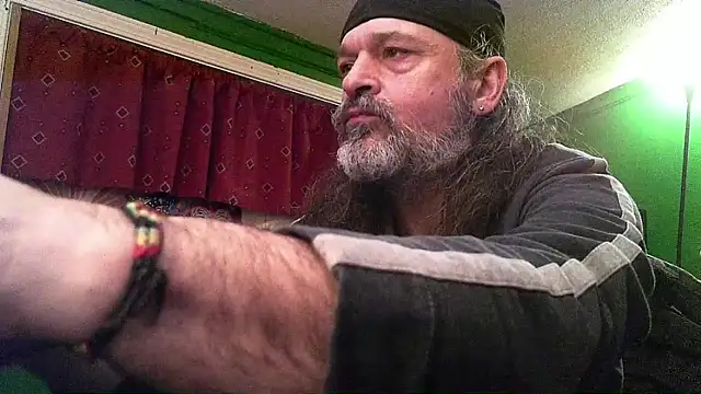 HippieDad333 online show from March 2026 02:44:02 AM