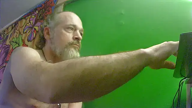 HippieDad333 online show from October 2025 11:34:01 PM