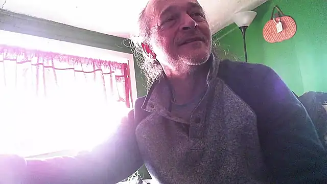 HippieDad333 online show from January 2026 07:12:01 PM