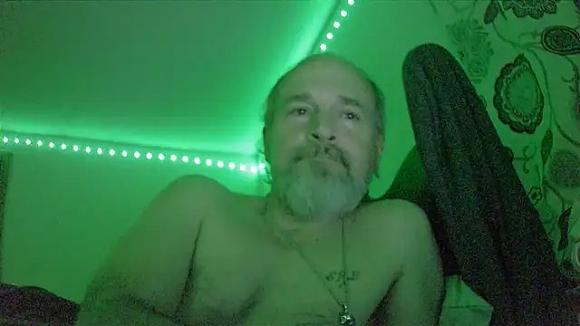 HippieDad333 online show from December 2025 11:08:01 PM