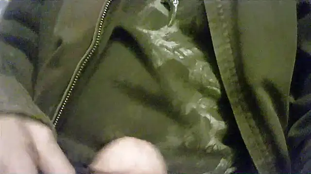 Snapshot of HippieDad333 chatting on October 2025 10:35:01 PM HippieDad333 online show from October 2025 10:35:01 PM