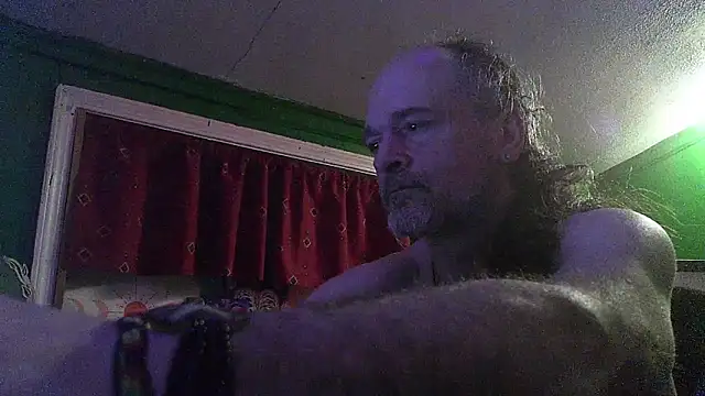 HippieDad333 online show from February 2026 02:42:02 AM