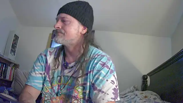HippieDad333 online show from May 2026 10:09:02 PM