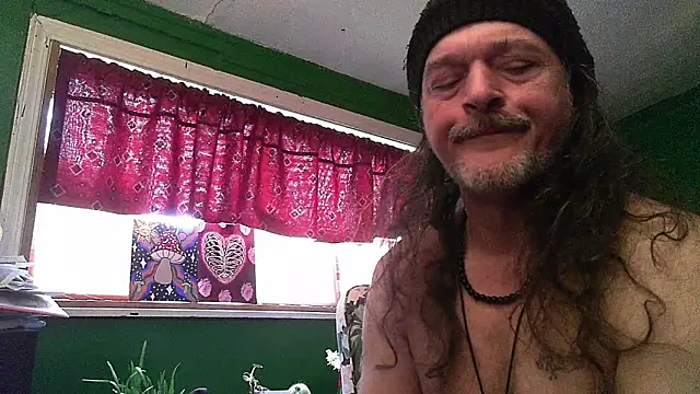 HippieDad333 online show from May 2026 10:37:01 PM