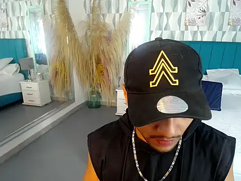 Max Rivers online show from October 2025 12:28:02 PM