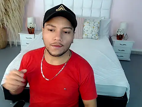 Max Rivers online show from October 2025 12:02:01 PM