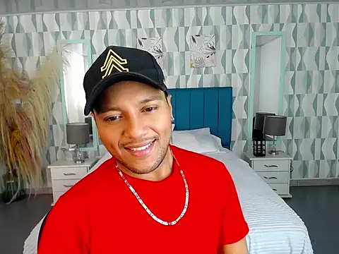 Max Rivers online show from October 2025 07:04:02 PM