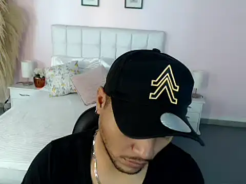 Max Rivers online show from October 2025 12:17:02 PM
