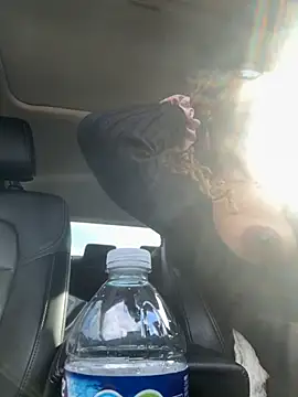 Snapshot of lilmisssunshine_ chatting on October 2025 08:31:02 PM lilmisssunshine  online show from October 2025 08:31:02 PM