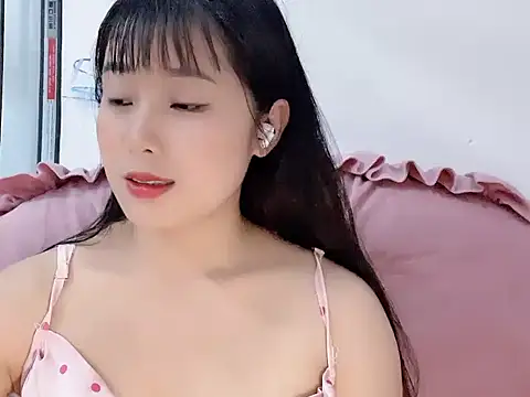 Snapshot of Lie_liee chatting on June 2026 02:12:01 PM Lie liee online show from June 2026 02:12:01 PM
