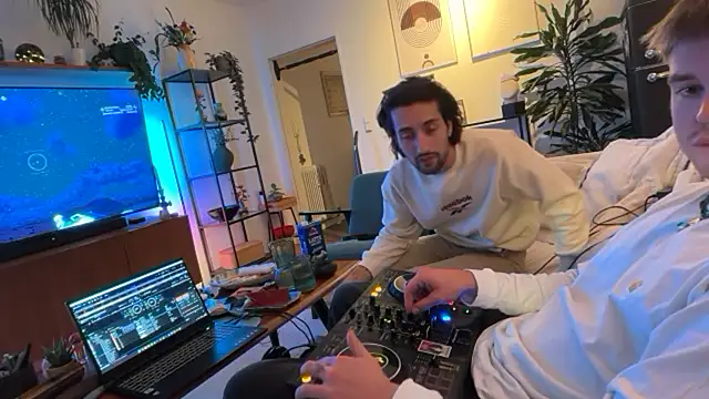 Snapshot of Passion-Frucht chatting on September 2025 03:24:01 AM Passion-Frucht online show from September 2025 03:24:01 AM