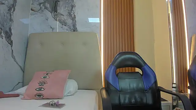 SAMANTHABENET online show from March 2026 07:32:01 PM