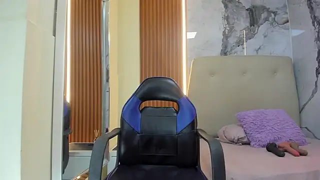 SAMANTHABENET online show from October 2025 07:15:01 PM